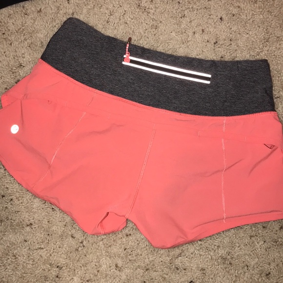 Lululemon speed up 2.5”  pink shorts $30 size 2 - Picture 2 of 3